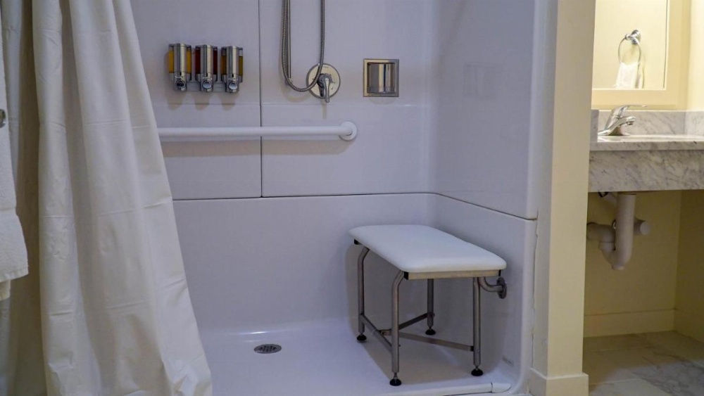 Circle Hotel Fairfield Image 7